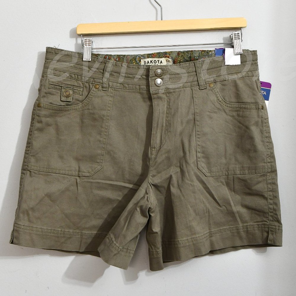 Dakota Blue Women's Shorts Mid Rise  Pockets Flap‎ with Button Olive